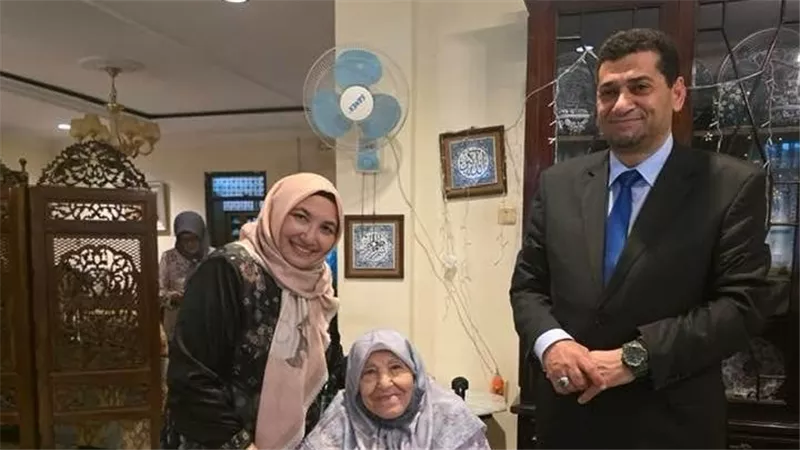 رحيل الدكتورة نبيلة لوبيس رئيس مجلس العالمات الإندونيسيات.. وأزهري ينعاها