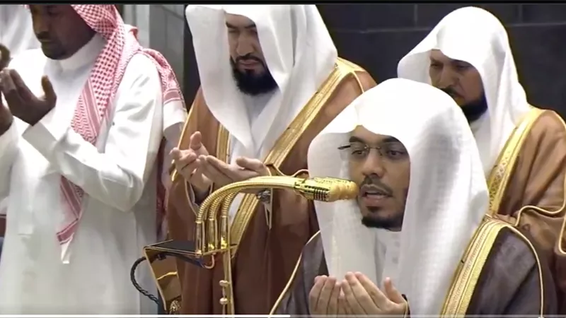 دعاء مؤثر للشيخ ياسر الدوسري من الحرم المكي بعد ضرب إيران: اللهم آمن أوطاننا
