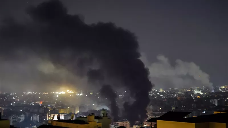 بينها 3 جسور ونفق وإغلاق طرق..ضربات أمريكية جديدة تستهدف البنية التحتية بإيران