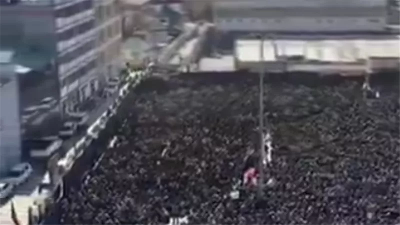 تظاهرات حاشدة في الهند تنديدا باغتيال المرشد الإيراني علي خامنئي 