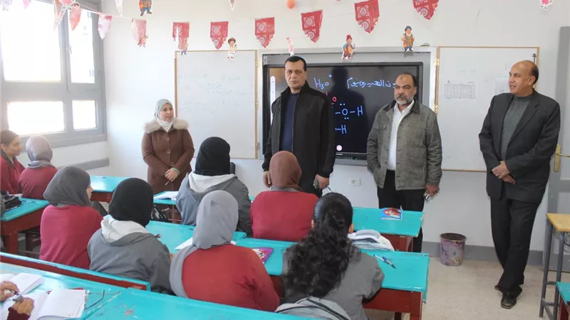 مدير تعليم سوهاج يتابع انتظام الدراسة بمدارس إدارة أخميم التعليمية 