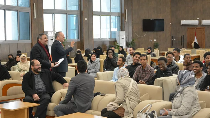 جامعة دمياط تبحث أوضاع الطلاب الوافدين وتعلن حزمة دعم جديدة