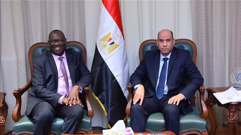 حسن رداد لنظيره الجنوب سوداني: مصر تفتح ذراعيها للأشقاء لتعزيز التعاون المشترك