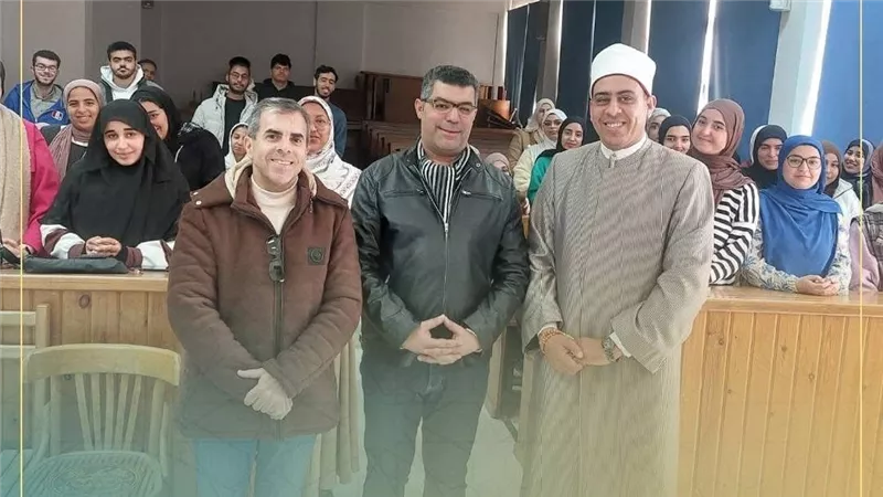 ندوة توعوية بكلية الآداب حول مخاطر التدخين والسجائر الإلكترونية
