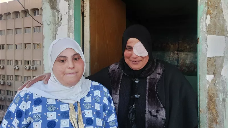 الحاجة وفاء تستغيث: فقدت عيني بسبب رفض الفساد وأطالب بتنفيذ الحكم وعلاجي