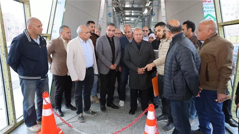 وزير النقل يتفقد التشطيبات النهائية للمرحلة الثانية من الأتوبيس الترددي السريع