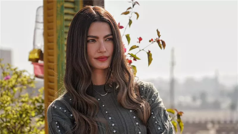 إشادات واسعة بـ تارا عماد في مسلسل إفراج مع عمرو سعد