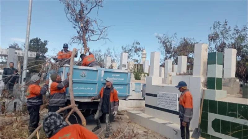 تكثيف حملات إزالة الإشغالات ورفع مستوى النظافة بجميع أحياء محافظة بورسعيد