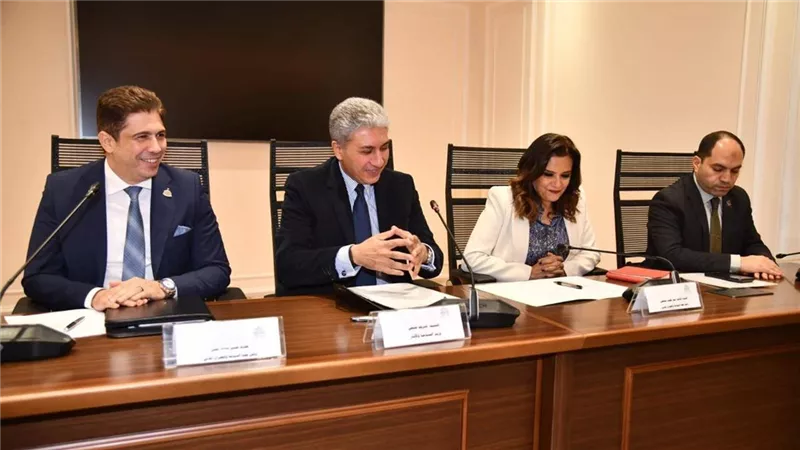 وزير السياحة والآثار يشارك في اجتماع لجنة السياحة والطيران بمجلس النواب