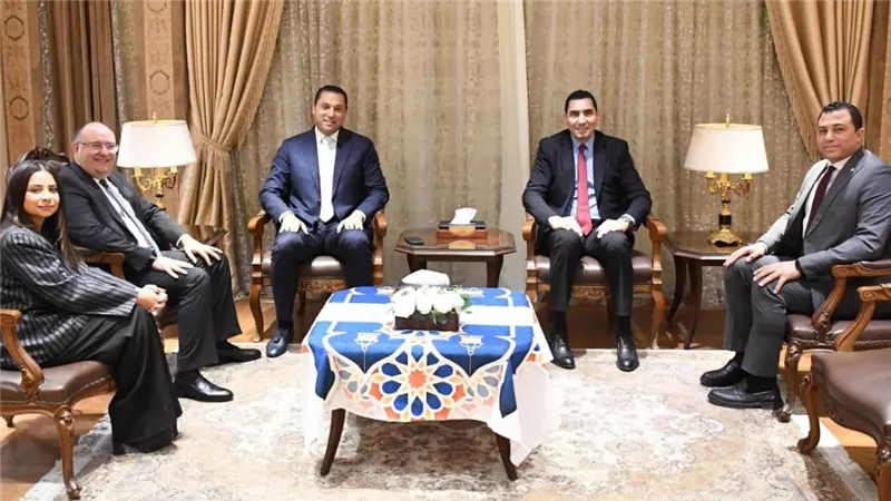 وزير الشباب والرياضة يلتقي مسؤولي بيبسي مصر لبحث رعاية البطولات والمبادرات