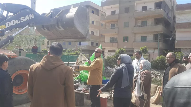 إزالة عقارين مخالفين بـ شرق شبرا الخيمة ضمن الموجة 28 للتعديات