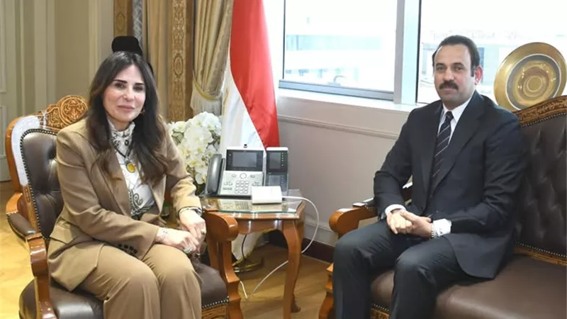 وزيرة الإسكان تبحث مع مدير مستقبل مصر مشروعات التنمية المشتركة