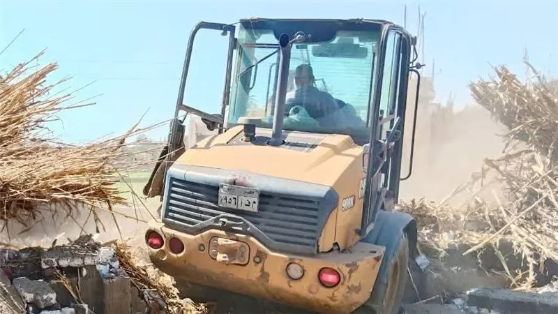 إستمرار حملات الإزالة للحالات التي تم رفض طلبات التصالح الخاص بها بأشمون 