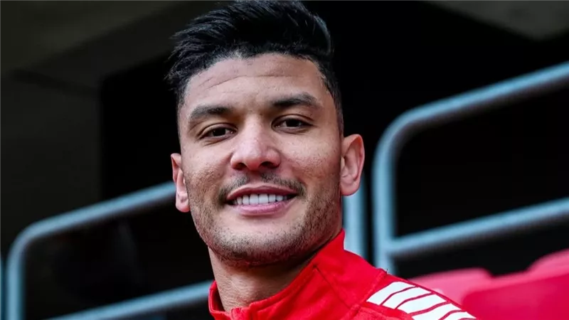 شبانة يهاجم نجم الزمالك السابق بسبب منشوره عن أشرف داري