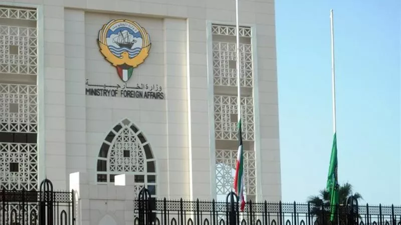 هجوم إيراني على السفارة الأمريكية بالكويت.. والخارجية تؤكد حق الدولة في الرد