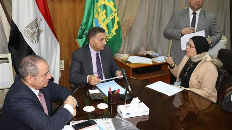 محافظ القليوبية يعقد اللقاء الجماهيرى الأول له بمواطنى شبرا الخيمة 