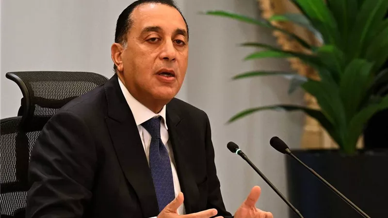 رئيس الوزراء يهنيء وزير الخارجية بمناسبة يوم الدبلوماسية المصرية