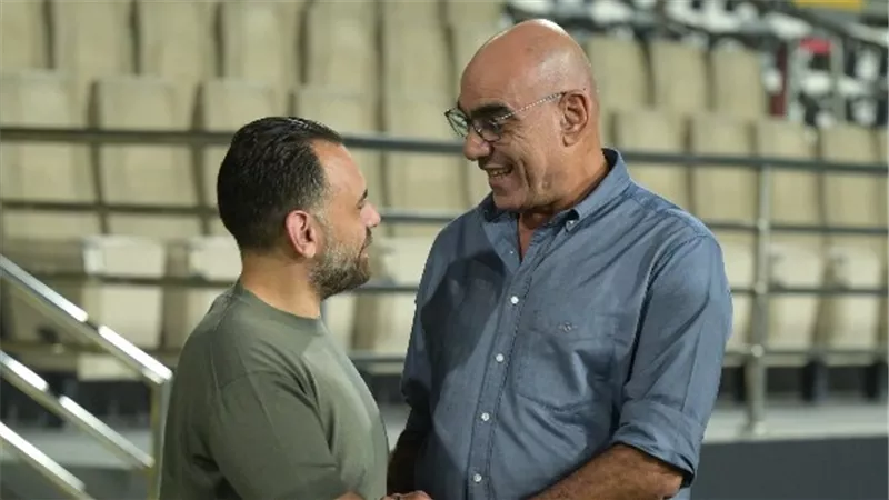  هشام نصر يؤازر لاعبي الزمالك بالجزائر استعدادا لبلوزداد