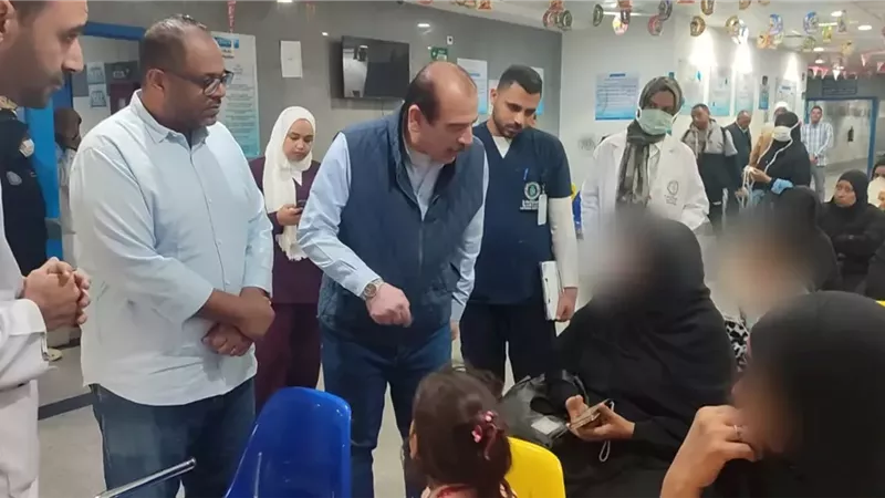 نائب وزير الصحة يتفقد عدد من مستشفيات محافظة أسوان للوقوف علي مستوي الخدمة 