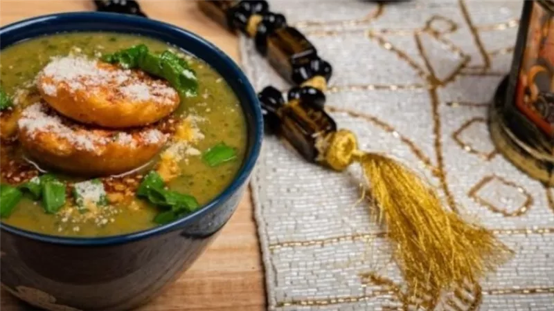 شوربة البطاطس والسبانخ بالدجاج.. وصفة رمضانية لذيذة وسهلة التحضير