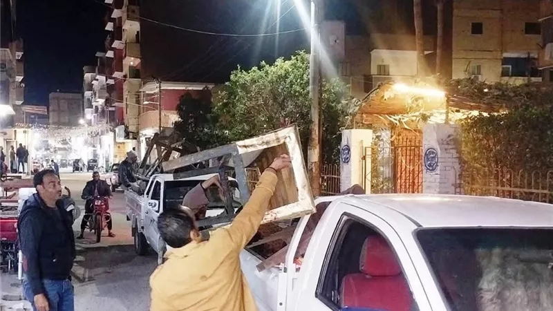 أسوان.. حملة مكبرة بمركز دراو ترفع 65 طن قمامة وتزيل الإشغالات