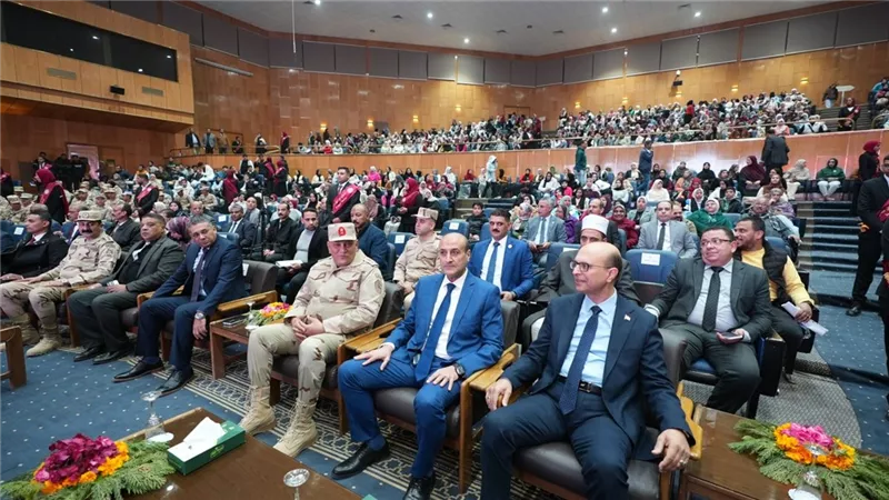 العاشر من رمضان.. احتفالية وطنية بمشاركة قيادات محافظة أسيوط والجامعة والجيش