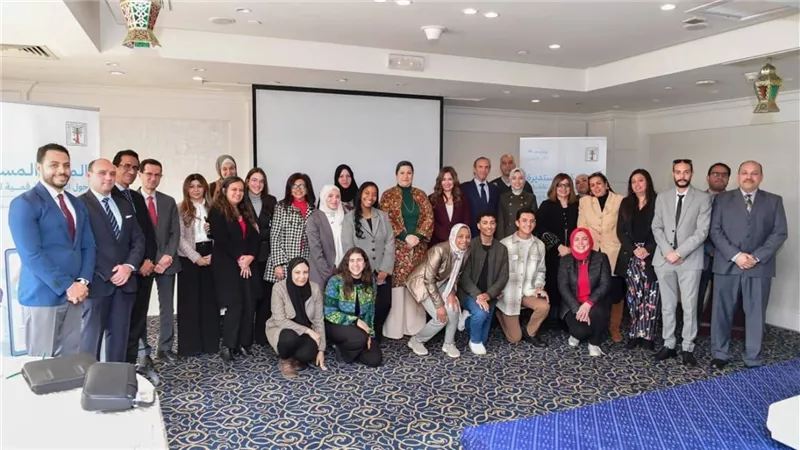 الطفولة والأمومة يناقش مع الأطفال استخدام منصات التواصل الاجتماعي ومخاطره