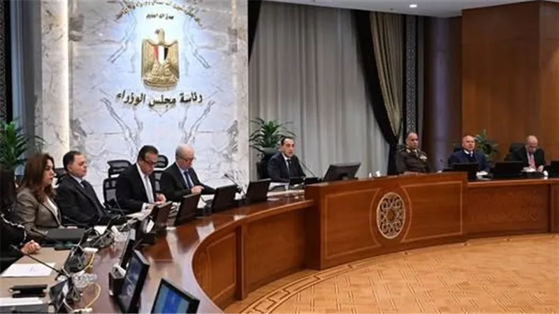 رئيس الوزراء: التصدي لأي محاولة لممارسات احتكارية للسلع ومواجهتها بكل حسم وشدة