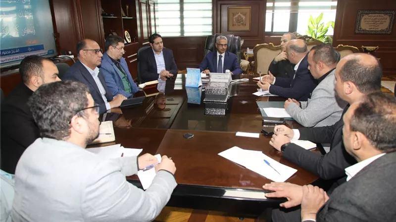 محافظ بني سويف يُناقش تنفيذ خطة للرقابة على المخابز وجودة الخبز المدعم