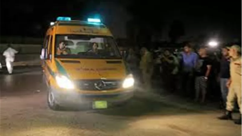 مصرع سيدة وطفلها وإصابة 4 آخرين في انقلاب سيارة ملاكي بالطريق الصحراوي الغربي 