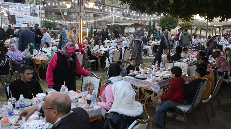 محافظ سوهاج يشارك في حفل الإفطار الجماعي لذوي الهمم