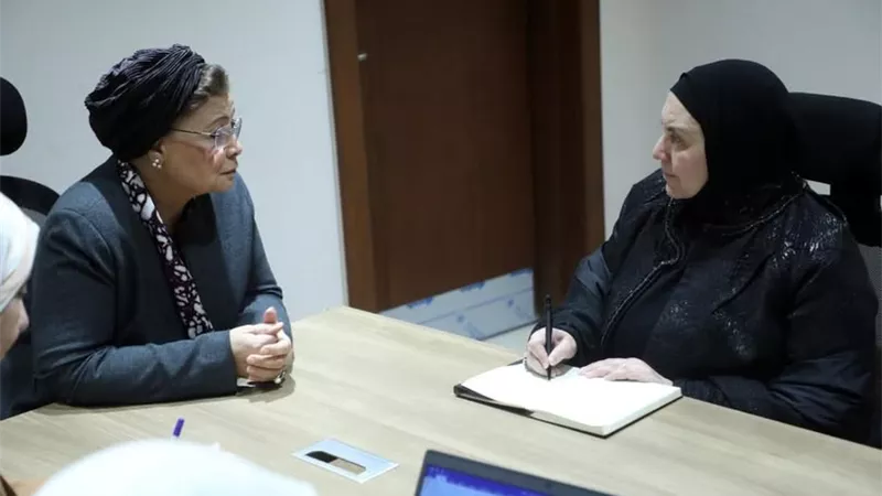 نائب وزير الصحة تبحث مع مساعد وزير الأوقاف تعزيز التعاون لدمج الرسائل السكانية