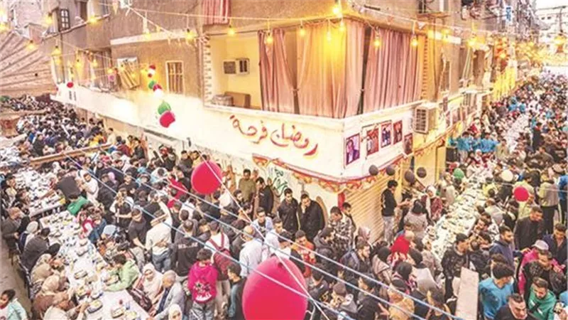 إفطار المطرية.. بدء تجميع الوجبات وتوزيعها على 20 شارع|خاص