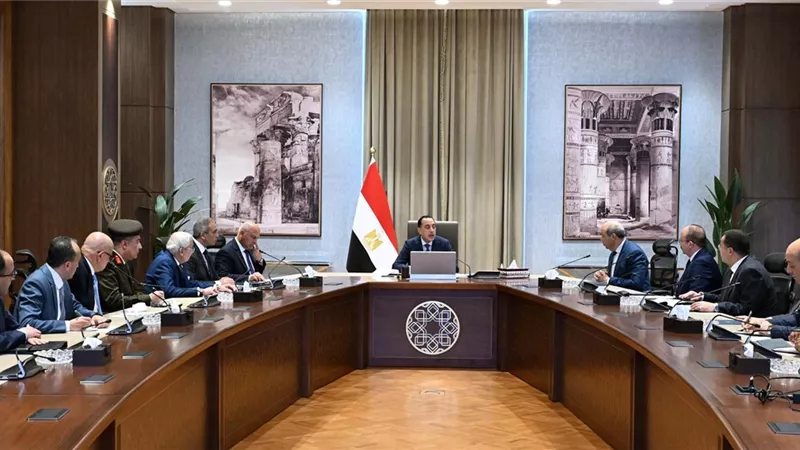  رئيس الوزراء يتابع الموقف التنفيذي لتشغيل وتطوير مطار العلمين الدولي