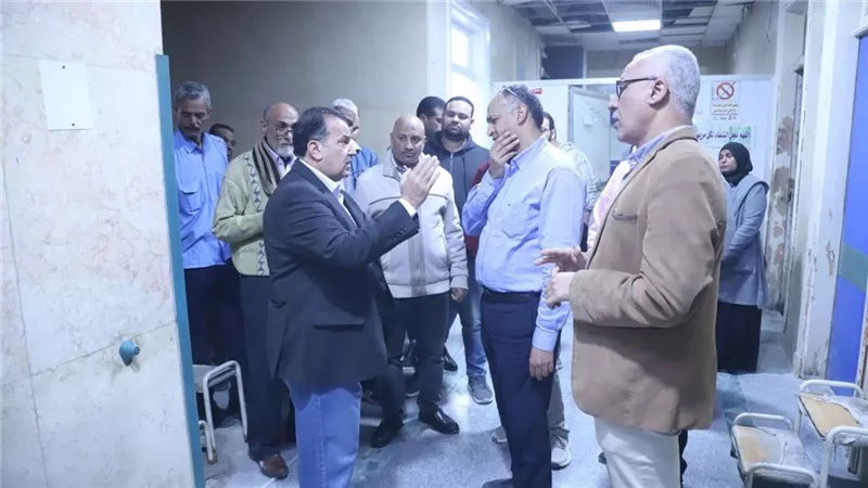 رئيس جامعة قنا يتفقد أعمال تطوير وحدة الغسيل الكلوي بمستشفى الحرم الجامعي