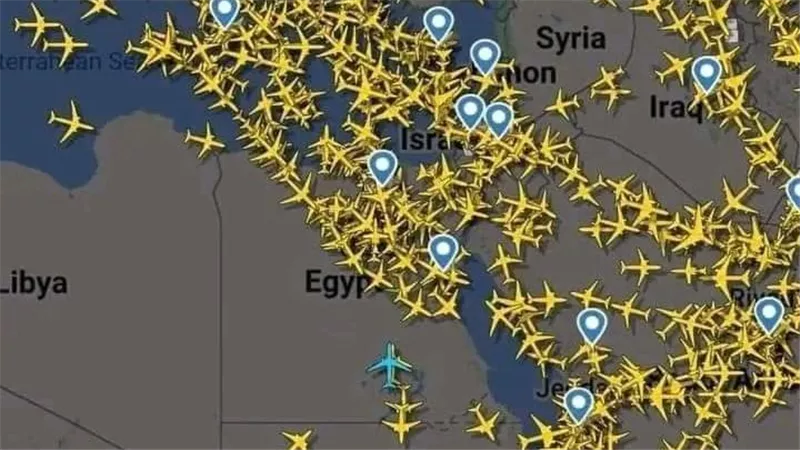 الحكومة تصدر تقريراً شاملاً يرصد ارتباك حركة الطيران في المنطقة نتيجة الأحداث 