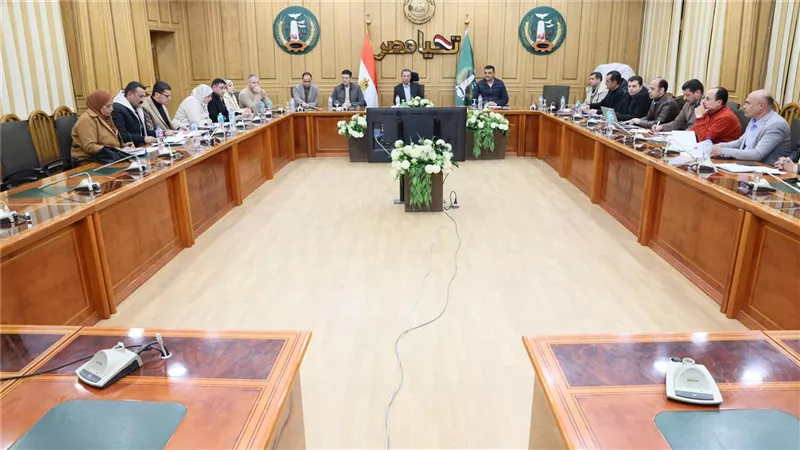 محافظ المنوفية يعقد لقاء مسائ موسعا برؤساء قويسنا ومنوف والباجور 