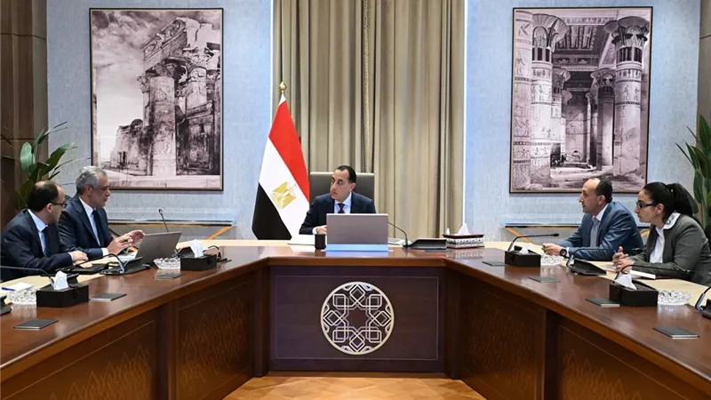 رئيس الوزراء يتابع من وزير الإنتاج الحربي عددًا من ملفات العمل