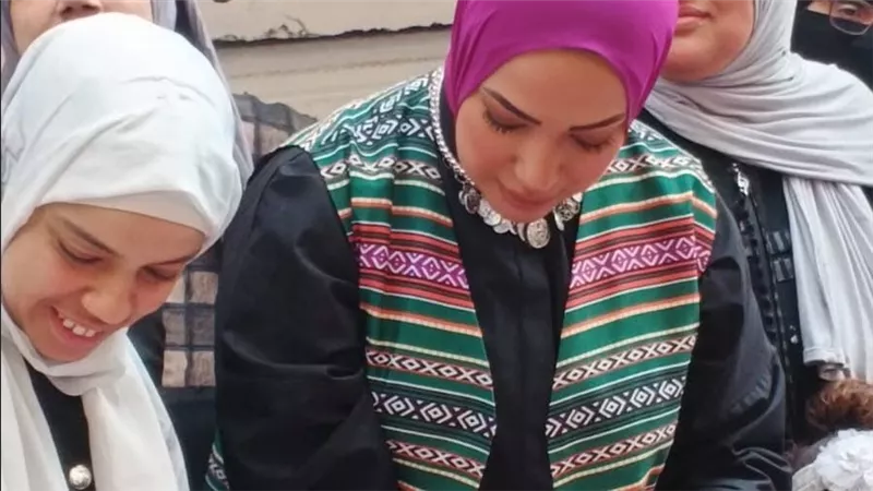 مذيعة دولة التلاوة آية  عبد الرحمن تشارك في حفل إفطار المطرية