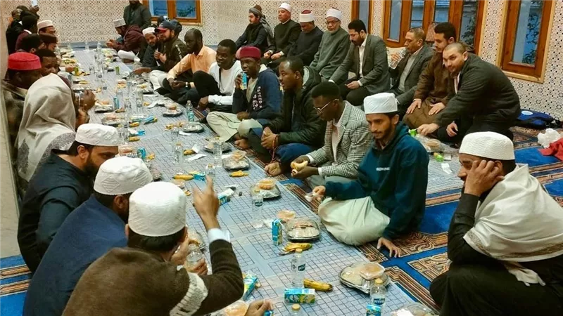 أكاديمية الأزهر تجمع الأئمة والدعاة من دول العالم الإسلامي في إفطار رمضاني