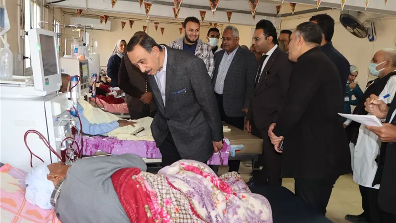 في جولة ميدانية مفاجئة.. محافظ سوهاج يتفقد عددا من المصالح الحكومية والمشروعات
