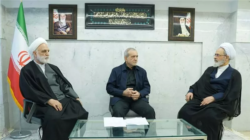 انعقاد الاجتماع الرابع لمجلس القيادة المؤقت في إيران 