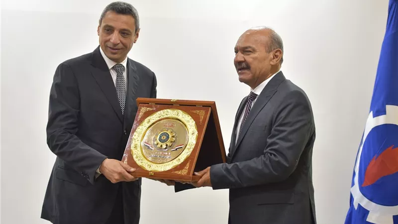 بمناسبة يوم الوفاء.. محافظ السويس يكرم اللواء طارق الشاذلي بحضور القيادات 