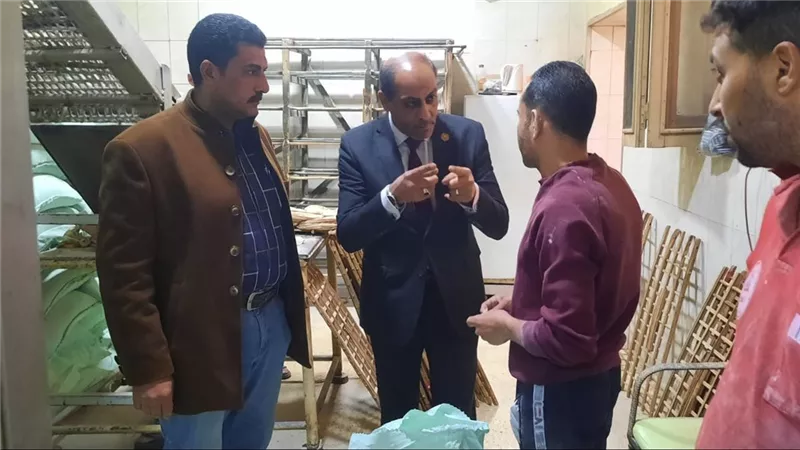 وكيل تموين القليوبية يتفقد مخابز بنها وفرع الجملة ومنافذ «جمعيتي 