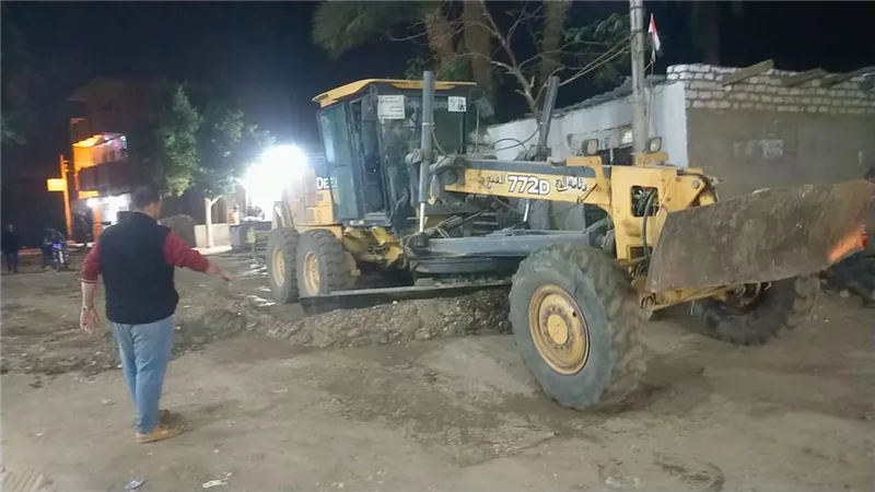 محافظ أسيوط يوجه بتكثيف حملات تسوية وتمهيد الشوارع بقرى مركز الفتح
