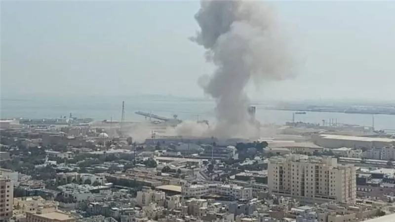 حريق في منطقة الفجيرة للصناعات البترولية بالفجيرة إثر هجوم بمسيرة في الإمارات