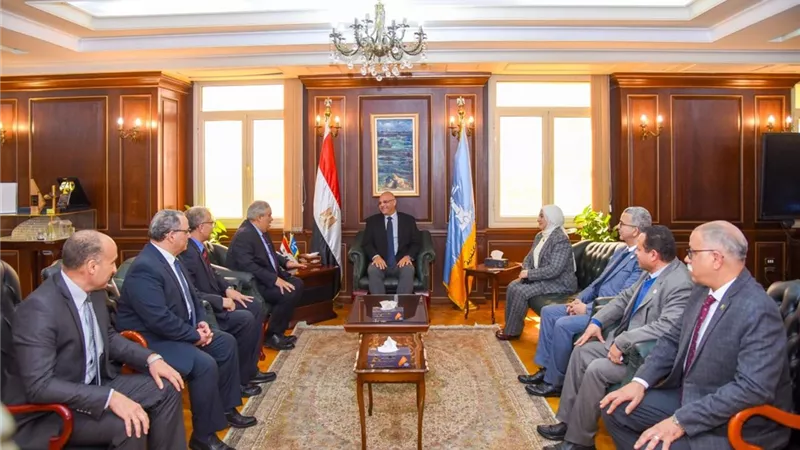 محافظ الإسكندرية يستقبل رئيس جامعة برج العرب التكنولوجية والوفد المرافق له
