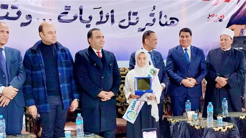 تكريم الأم المثالية وأصغر خاتمة لـ كلام الله و300 من حفظة القرآن ببني سويف 