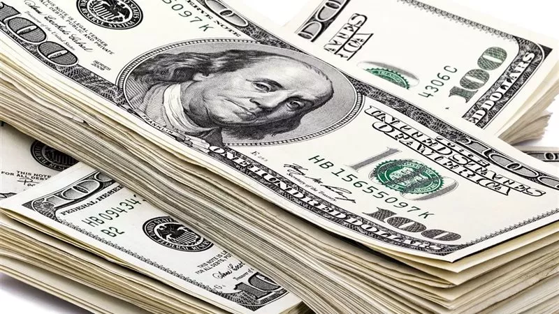 سعر الدولار اليوم.. قفزة بـ 81 قرشاً والعملة تتخطى 52 جنيهاً بالبنوك