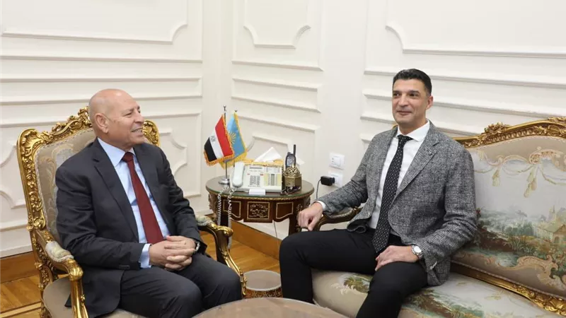 وزير الصناعة ومحافظ القاهرة يعقدان حواراً مفتوحًا مع مستثمري منطقة شق الثعبان